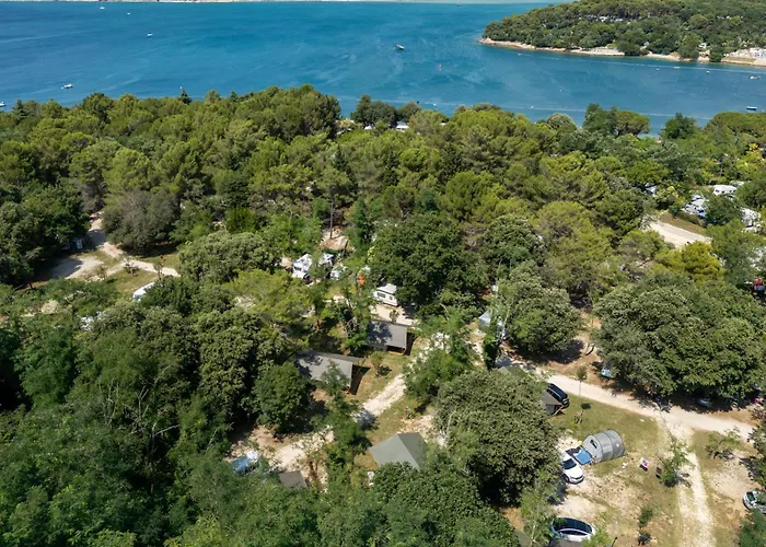 Розкішний намет Istra Sunny Tent In Lanterna Premium 4* *